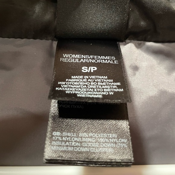 Women’s Small The North Face 550 Puffer Vest - Picture 3 of 4